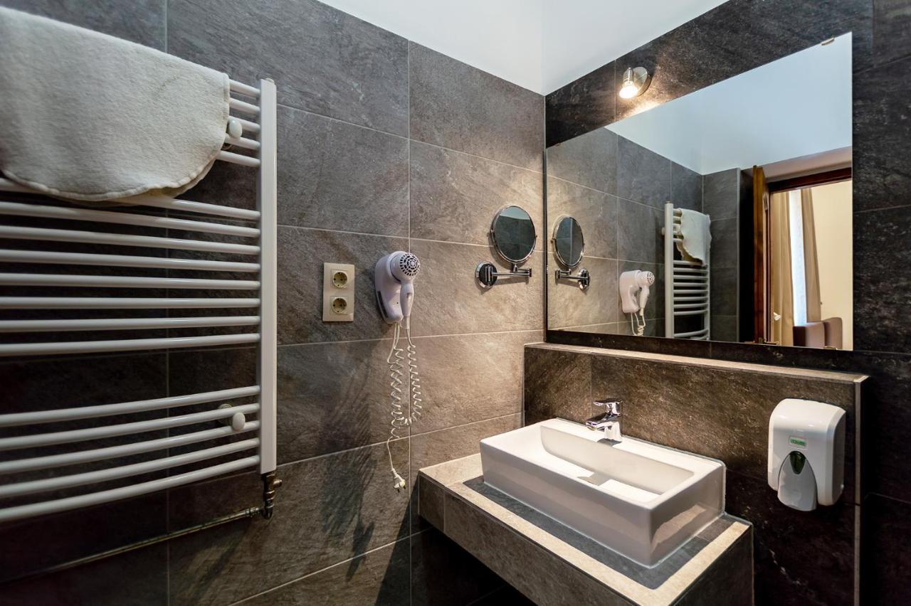 Ven Diofa De Lux Panzio Bed & Breakfast Szeged Luaran gambar