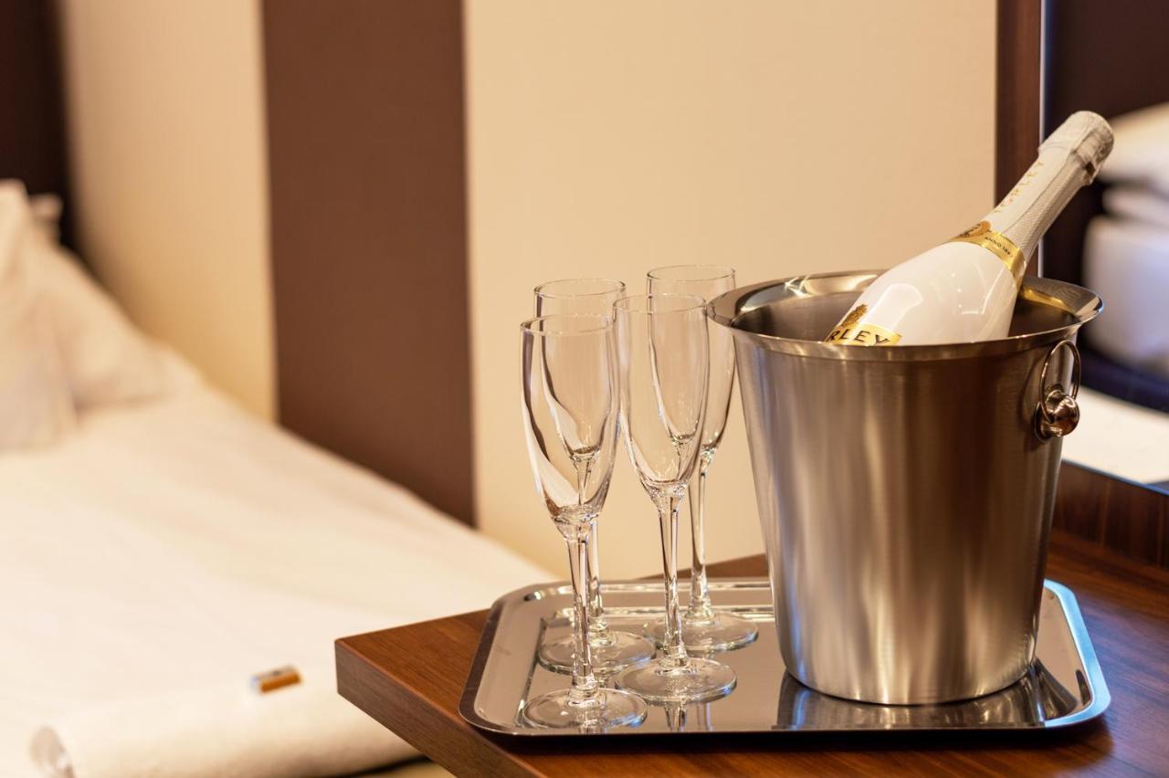 Ven Diofa De Lux Panzio Bed & Breakfast Szeged Luaran gambar