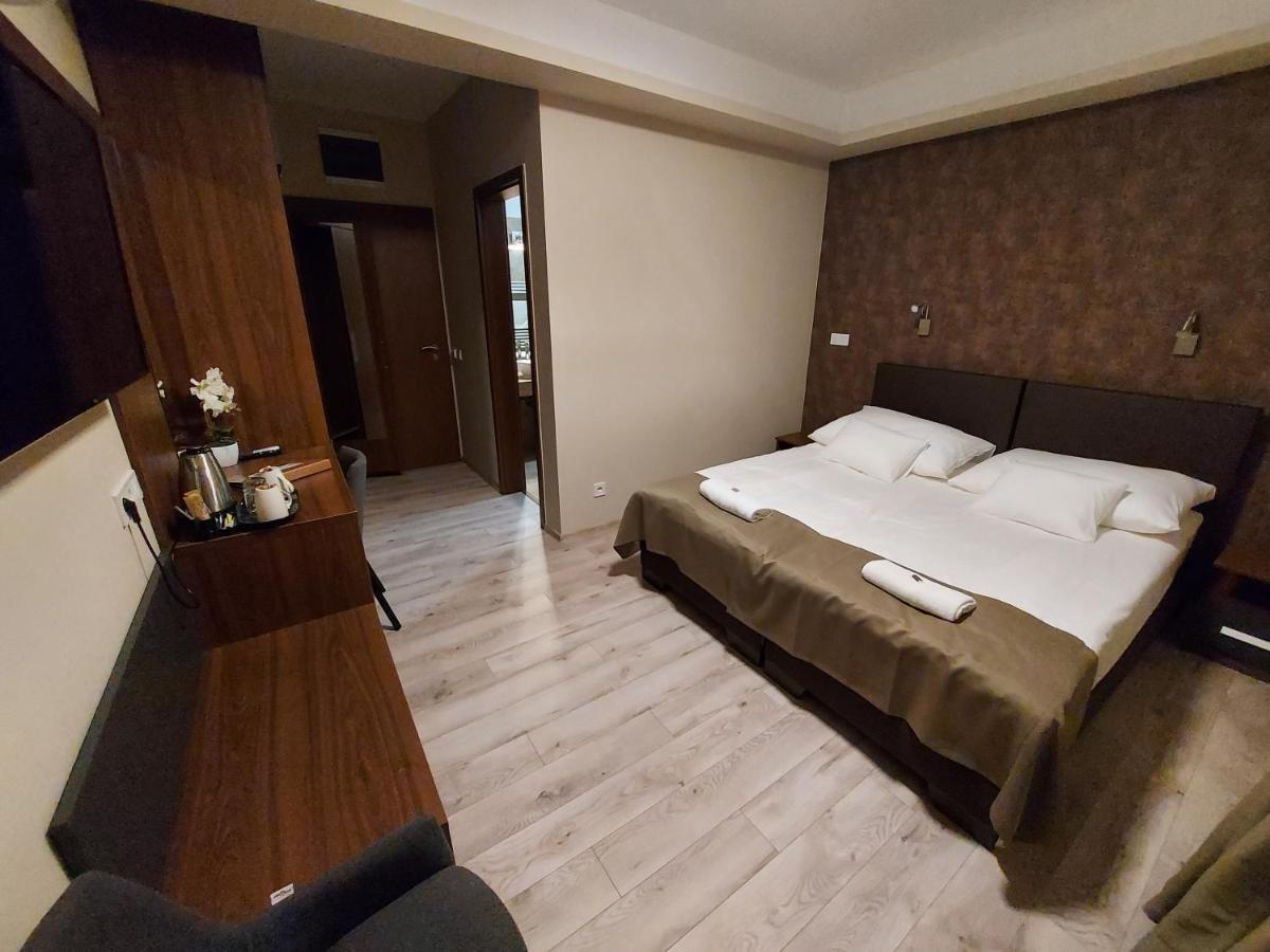 Ven Diofa De Lux Panzio Bed & Breakfast Szeged Luaran gambar