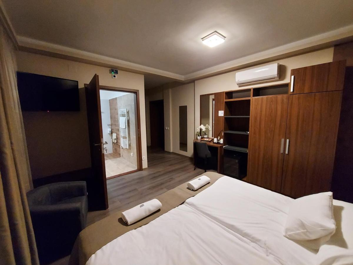 Ven Diofa De Lux Panzio Bed & Breakfast Szeged Luaran gambar