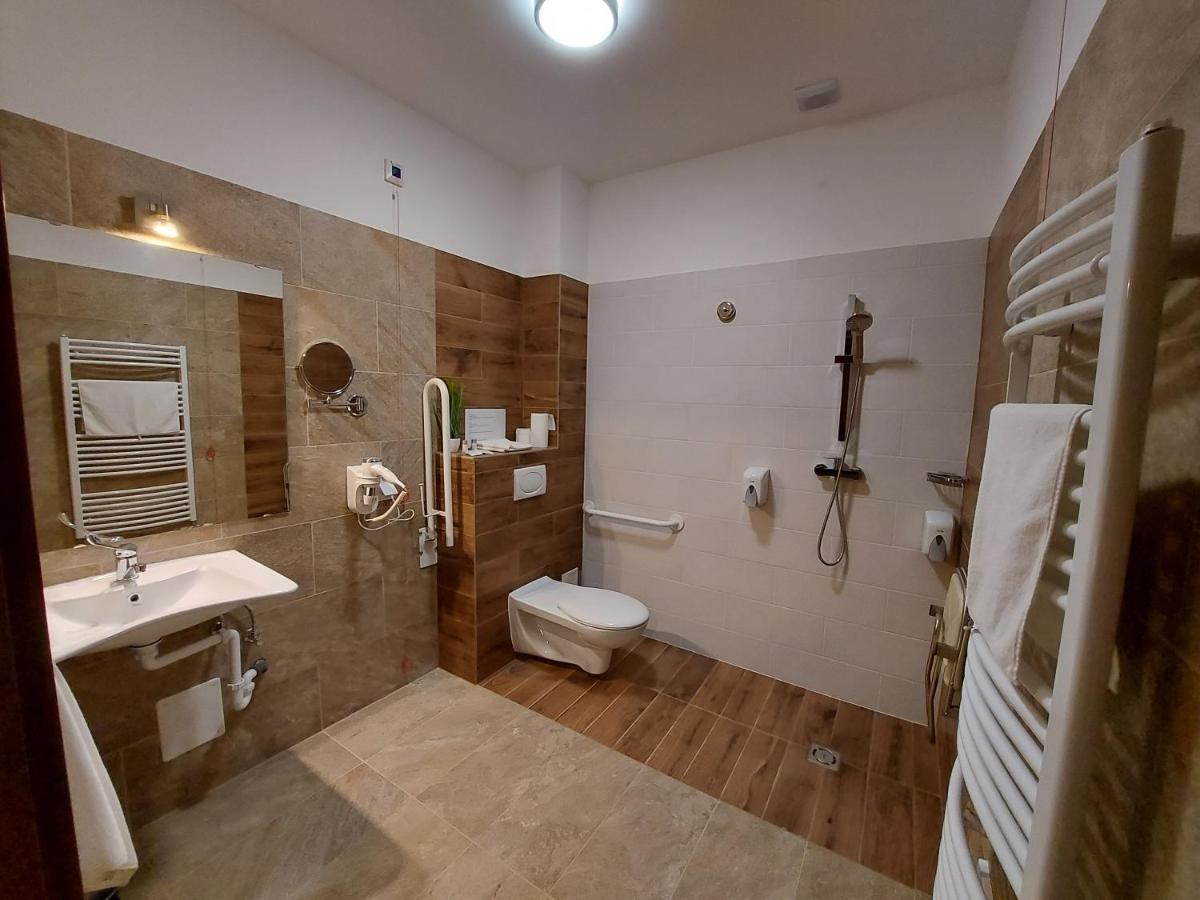 Ven Diofa De Lux Panzio Bed & Breakfast Szeged Luaran gambar