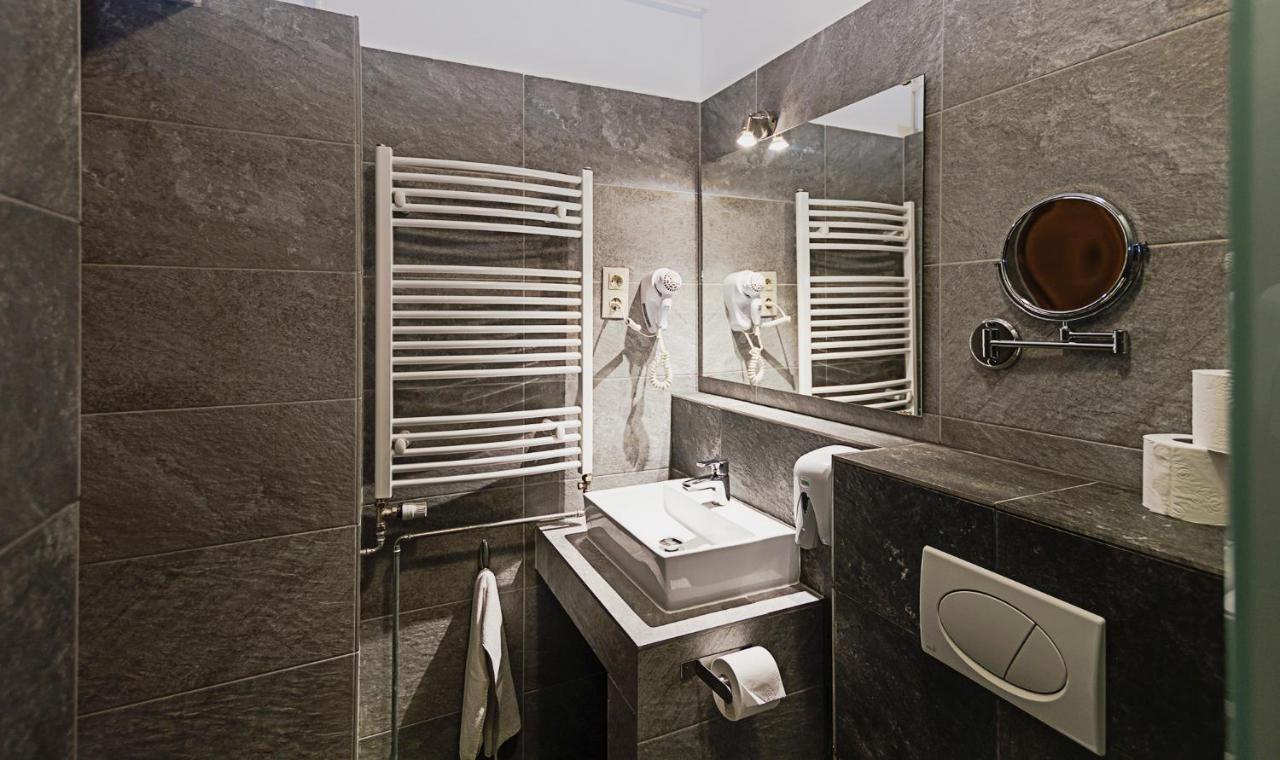 Ven Diofa De Lux Panzio Bed & Breakfast Szeged Luaran gambar
