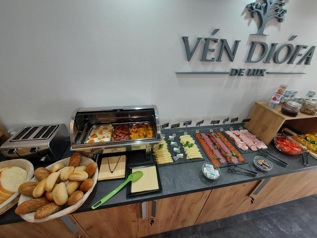 Ven Diofa De Lux Panzio Bed & Breakfast Szeged Luaran gambar
